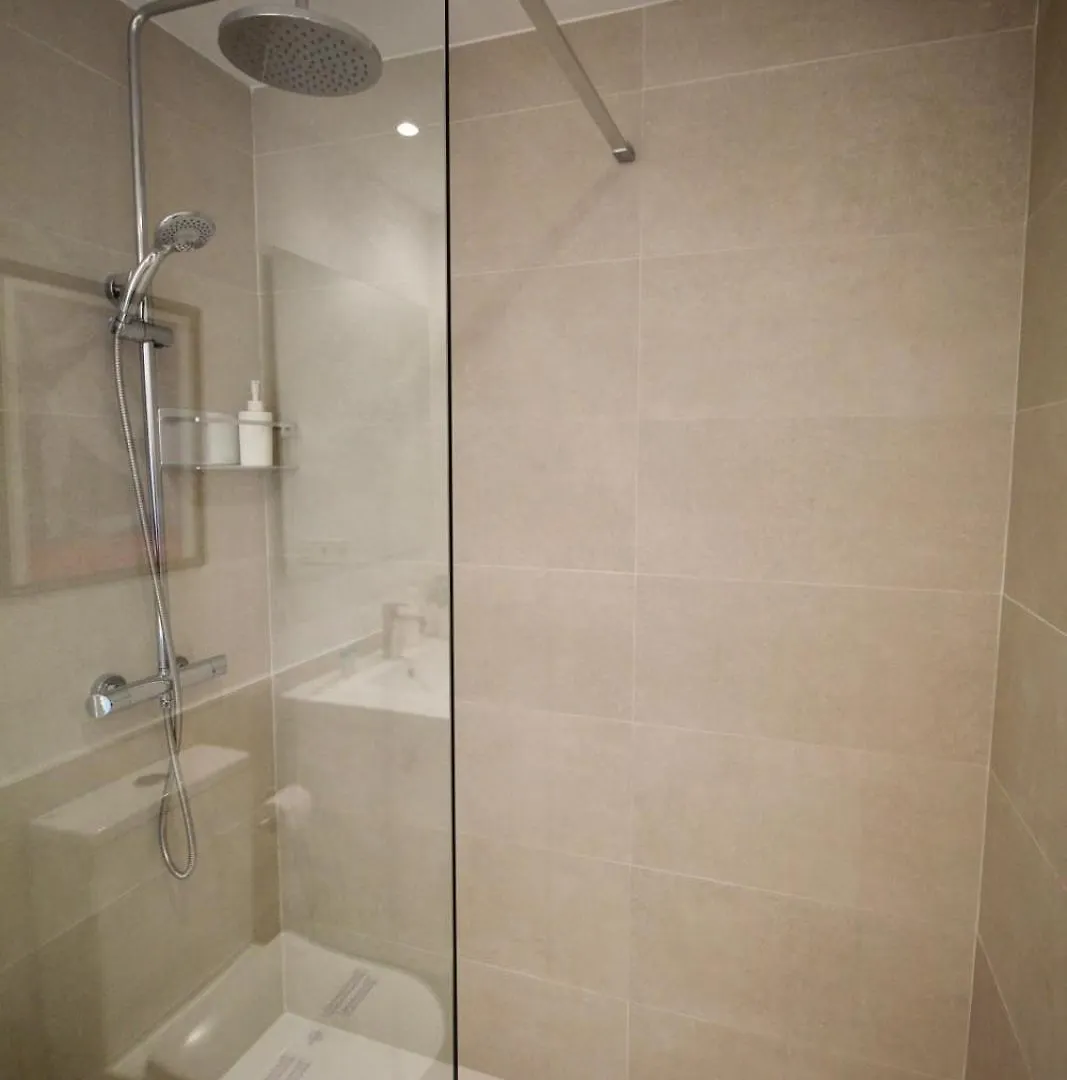 1-Bedroom Apartment With Spectacular Marina & Sea Views In ماربيا