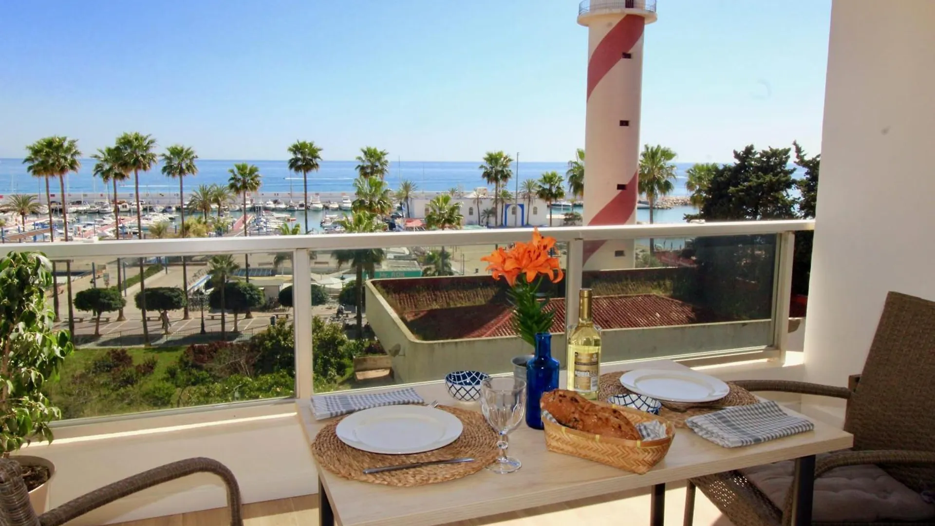 1-Bedroom Apartment With Spectacular Marina & Sea Views In ماربيا