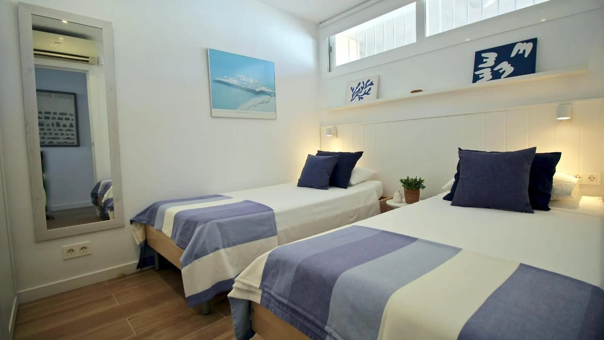 1-Bedroom Apartment With Spectacular Marina & Sea Views In 马尔韦利亚 西班牙